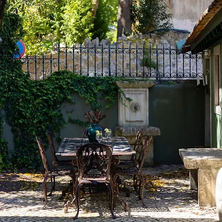 Guest house By Hansi Sintra